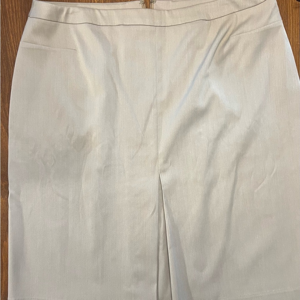 Elegant Cream Women's Skirt